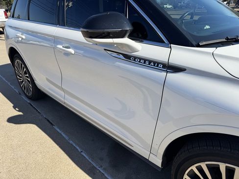 Used 2022 Lincoln Corsair Reserve w/ Equipment Group 201A image 8