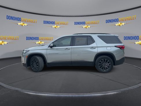 Used 2023 Chevrolet Traverse RS FWD image 8