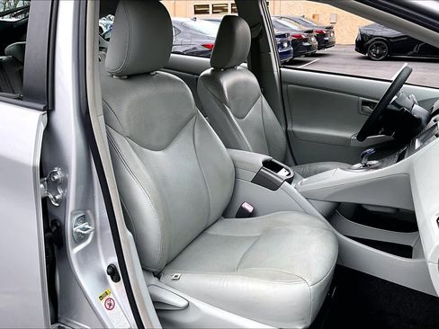 Used 2012 Toyota Prius Three image 8