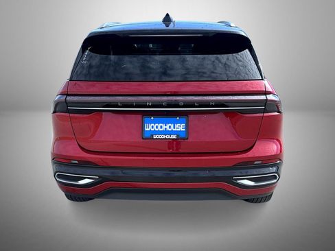 Used 2024 Lincoln Nautilus Reserve image 6