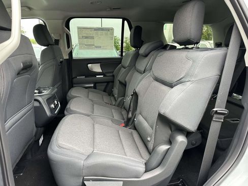 New 2026 Ford Expedition Active AWD/4WD image 11
