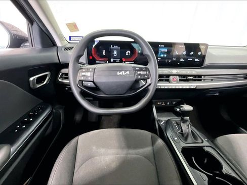 Used 2025 Kia K4 LXS image 14
