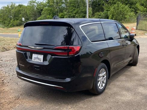 New 2026 Chrysler Pacifica Select FWD image 37