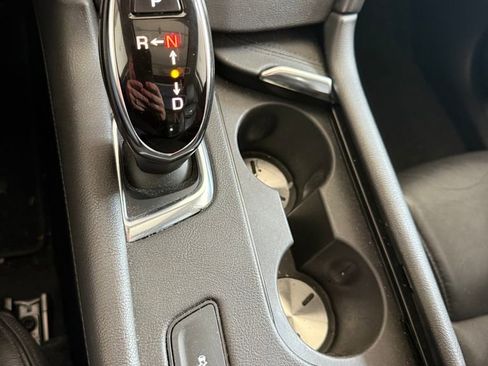 Used 2017 Cadillac XT5 Luxury FWD image 12
