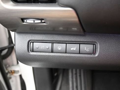 Used 2022 Nissan Pathfinder Platinum w/ Cargo Package AWD/4WD image 36