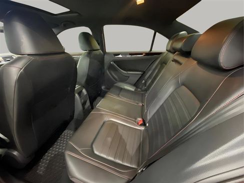 Used 2017 Volkswagen Jetta GLI image 12