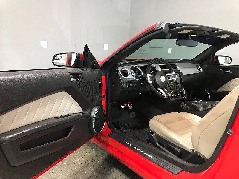 Used 2013 Ford Mustang GT Premium RWD image 17