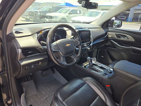 Certified 2021 Chevrolet Traverse LT w/ LT Premium Package FWD image 11