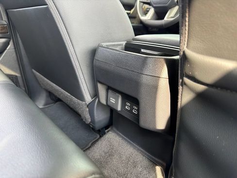 Used 2024 Toyota Tacoma Limited AWD/4WD image 21