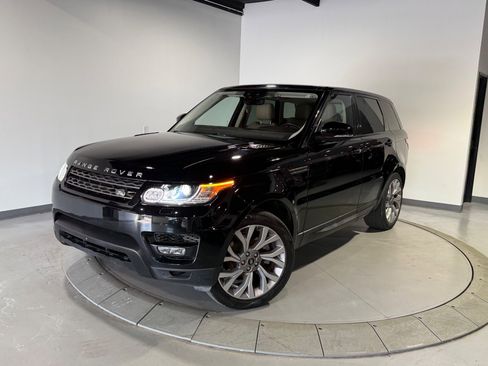Used 2017 Land Rover Range Rover Sport SE image 2