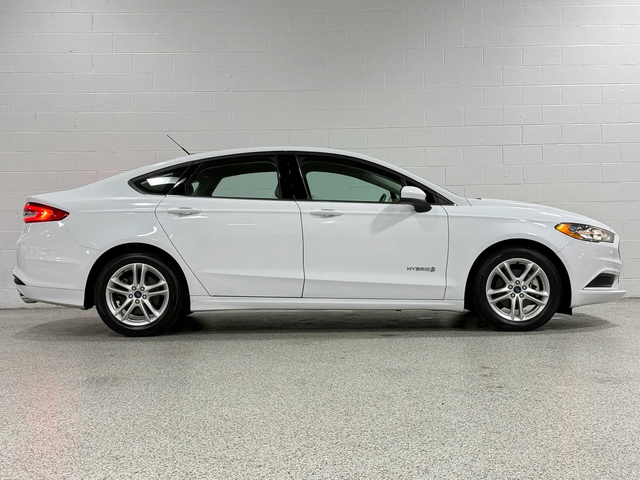 Used 2018 Ford Fusion S FWD image 5