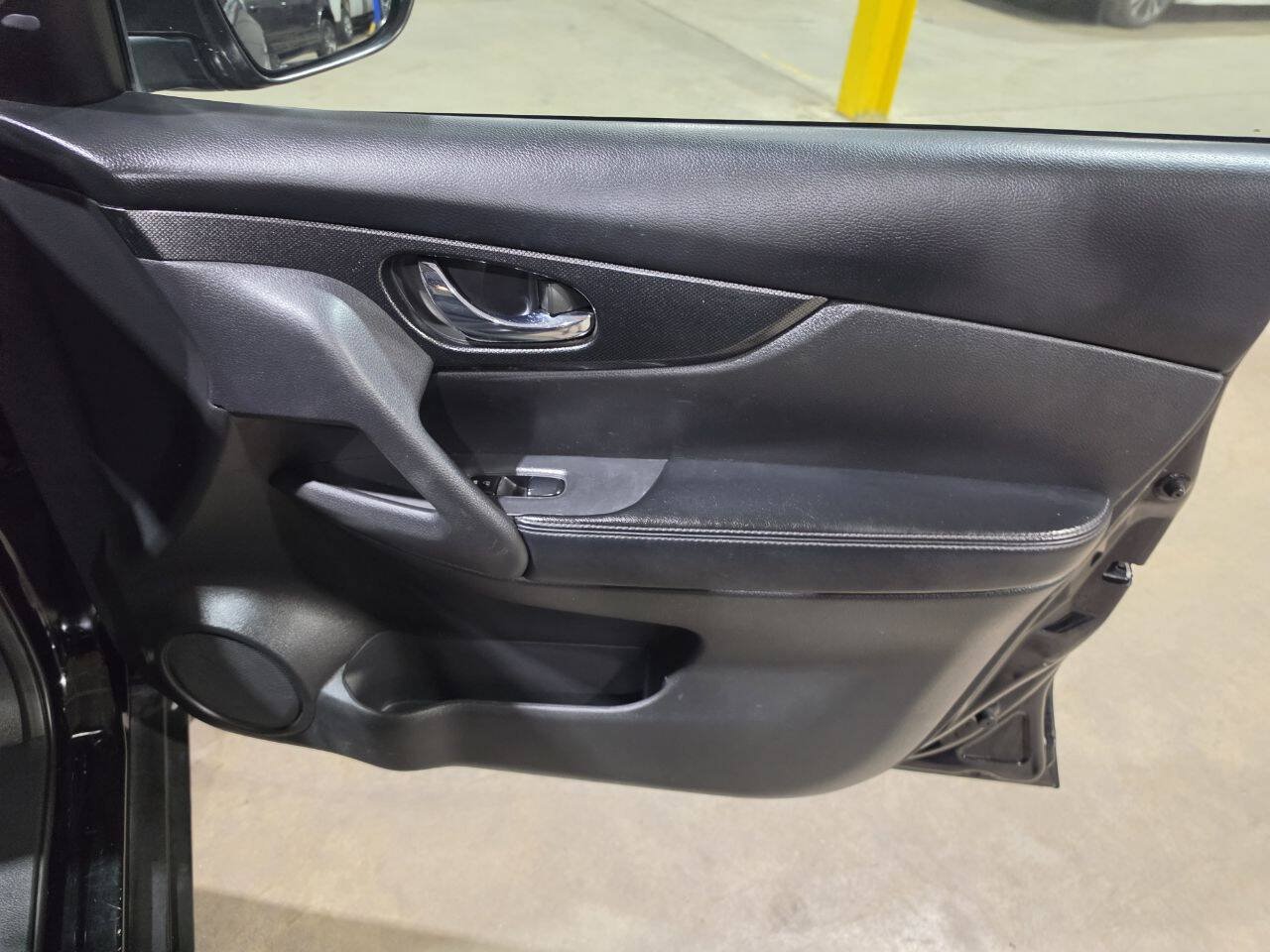 Used 2015 Nissan Rogue SL w/ SL Premium Package AWD/4WD image 32
