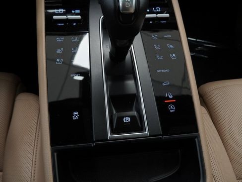 Used 2023 Porsche Macan image 37