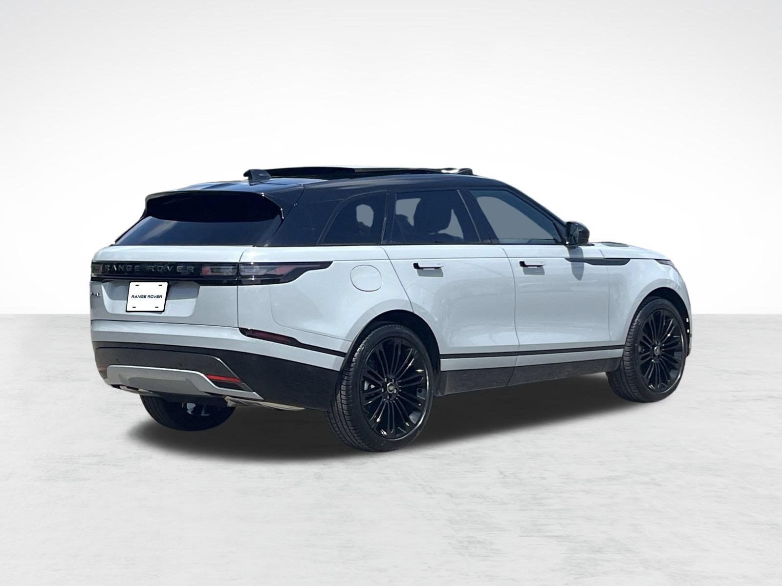 Used 2026 Land Rover Range Rover Velar Dynamic SE AWD/4WD image 8