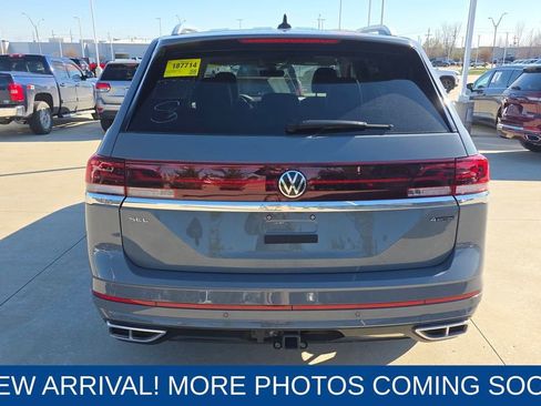 Used 2025 Volkswagen Atlas SEL Premium R-Line image 4