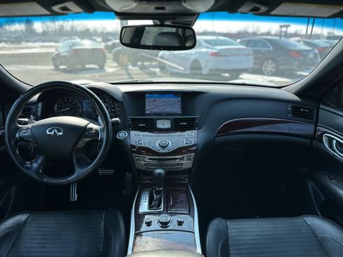 Used 2017 INFINITI Q70 3.7 w/ Technology Package image 12