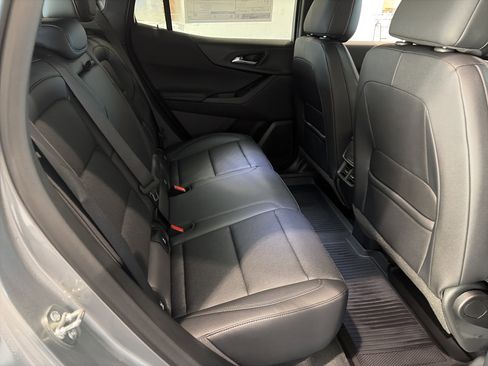 New 2026 Chevrolet Equinox LT w/ Convenience Package II image 12