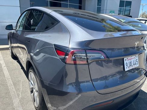 Used 2023 Tesla Model Y Long Range AWD/4WD image 7