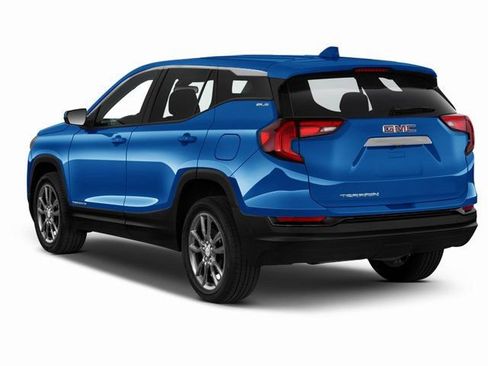 Used 2024 GMC Terrain SLE w/ Elevation Edition image 2