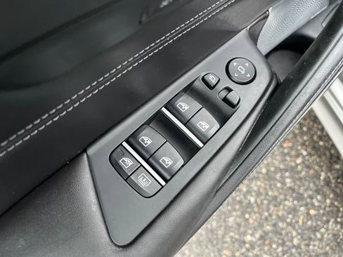 Used 2018 BMW M5 image 11