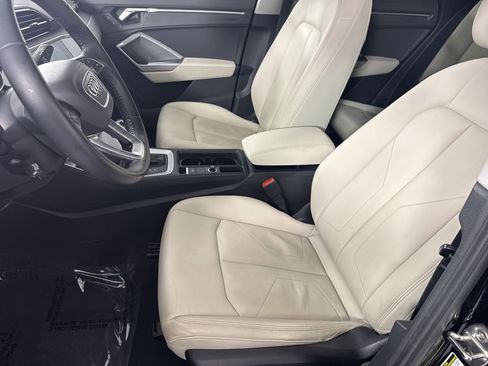 Used 2019 Audi Q3 2.0T Premium AWD/4WD image 2