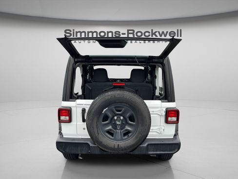 Used 2020 Jeep Wrangler Sport image 12
