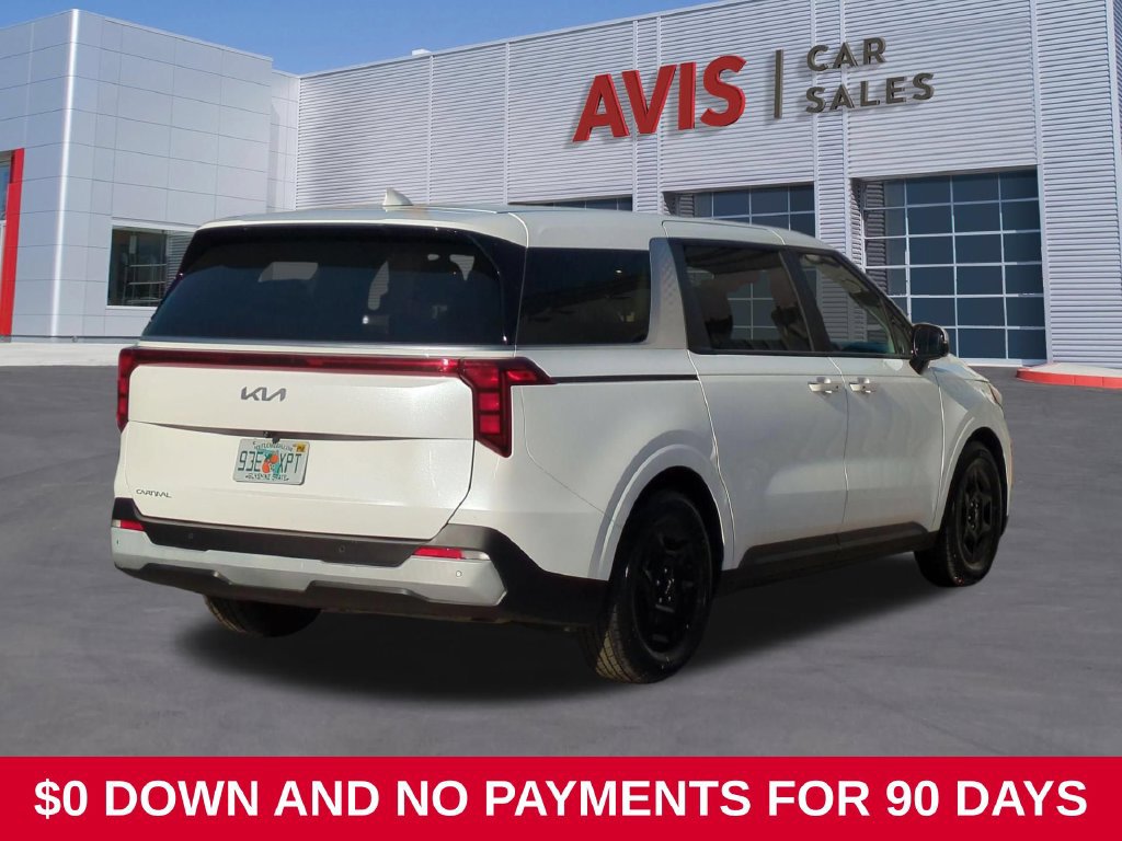 Used 2025 Kia Carnival FWD image 5