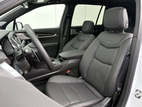 New 2025 Cadillac XT6 Sport w/ Technology Package image 12