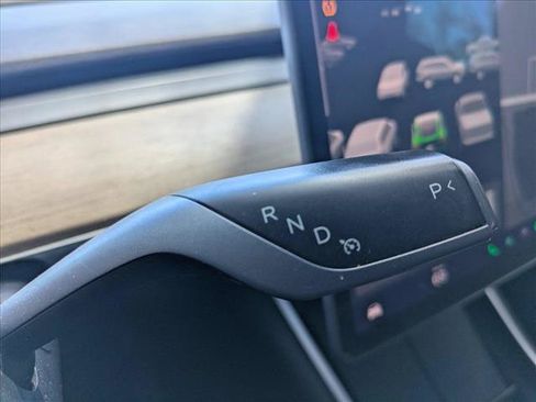 Used 2021 Tesla Model Y Long Range AWD/4WD image 12