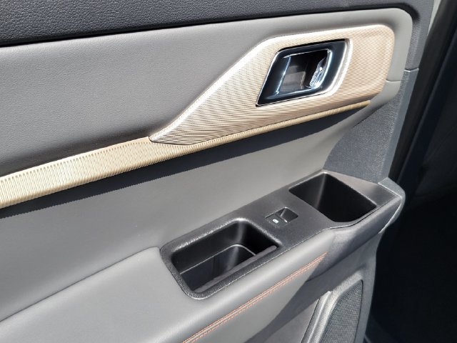 New 2027 Ford Explorer Active RWD image 14