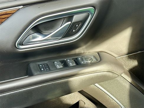 Used 2021 Chevrolet Suburban Premier image 27