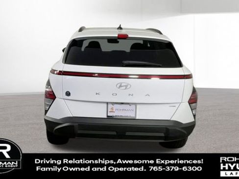 Used 2025 Hyundai Kona SEL image 8