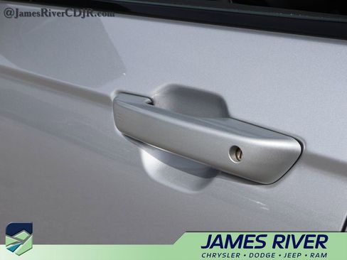 Used 2025 Jeep Grand Cherokee Altitude AWD/4WD image 20