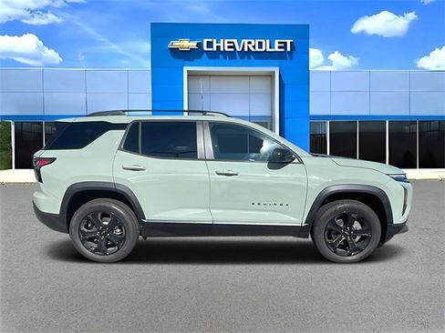 New 2026 Chevrolet Equinox LT image 2