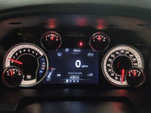 Used 2018 RAM 1500 SLT image 23