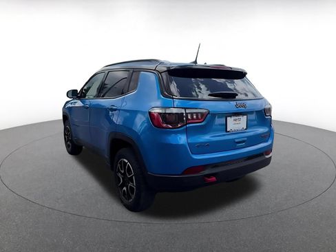 Used 2025 Jeep Compass Trailhawk AWD/4WD image 9