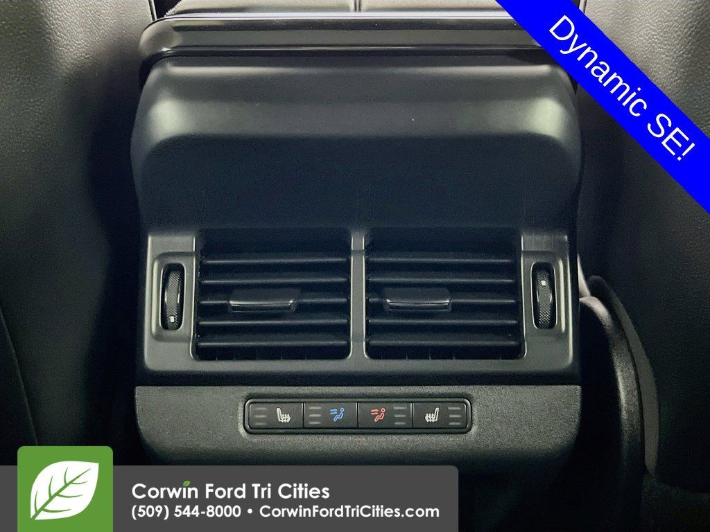 Used 2024 Land Rover Range Rover Evoque Dynamic SE AWD/4WD image 30