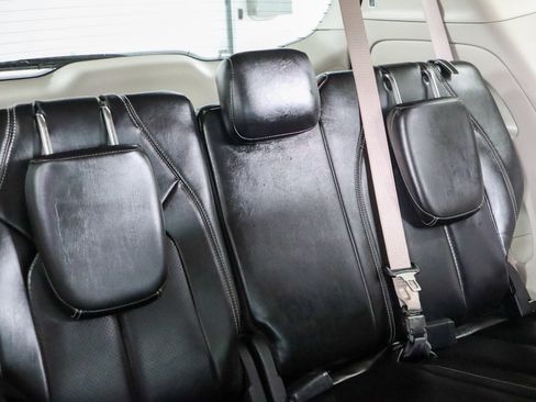 Used 2023 Chrysler Pacifica Touring-L FWD image 29