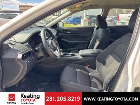 Used 2025 Nissan Altima 2.5 SV image 14