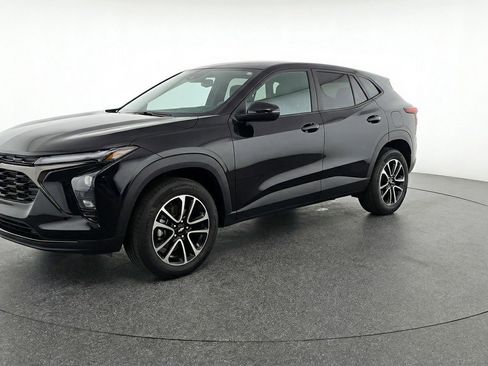 Used 2025 Chevrolet TrailBlazer LT image 3