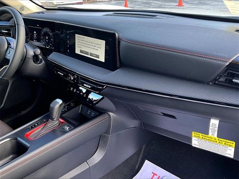 Used 2025 Nissan Kicks SR image 14