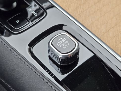 Used 2024 Volvo XC90 B6 Plus w/ Protection Package Premier image 31