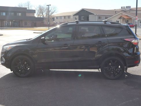 Used 2017 Ford Escape SE w/ Equipment Group 201A image 9