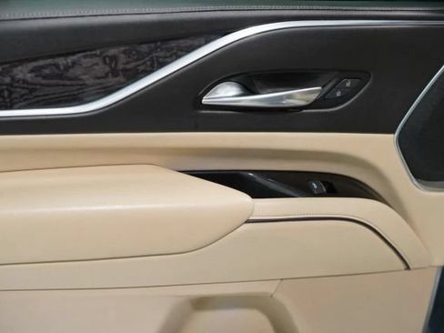 Used 2021 Cadillac Escalade Premium Luxury w/ Performance Package AWD/4WD image 28