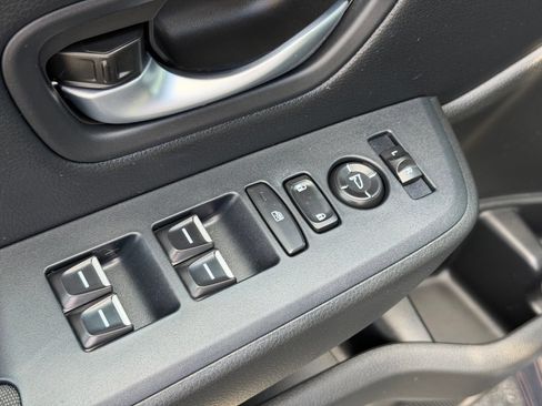 Used 2025 Honda Pilot Sport image 14