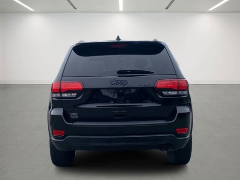 Used 2019 Jeep Grand Cherokee Laredo image 5