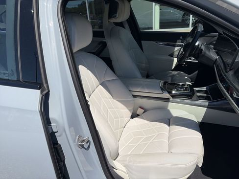Certified 2025 BMW 740i xDrive AWD/4WD image 38