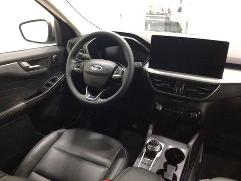 Used 2023 Ford Escape Platinum image 14