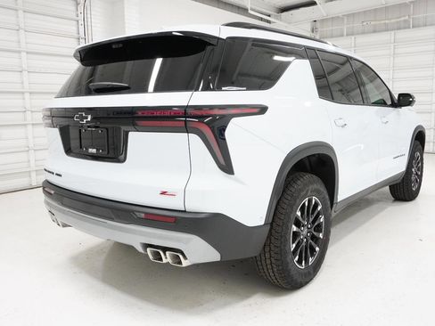 New 2026 Chevrolet Traverse Z71 w/ Enhanced Driving Package image 5