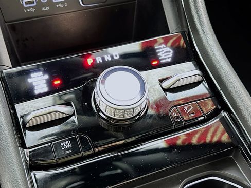 Used 2023 Jeep Grand Cherokee Overland image 21